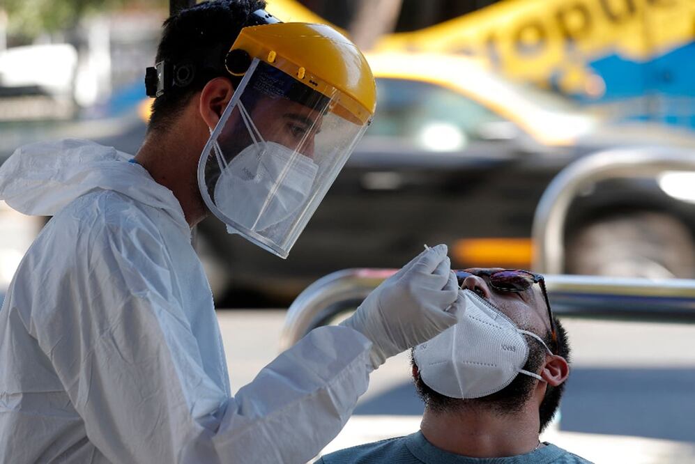 Prueba antiCovid. Foto: AFP / Javier Torres 