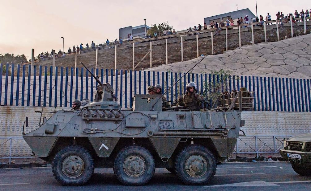 Soldados del ejército español, tras ser desplegados en el enclave español de Ceuta. Foto: AP/Antonio Sempere