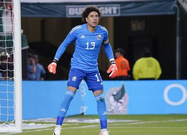Memo Ochoa responde a sus detractores: “Mientras me sienta bien, voy a estar en la Selección”