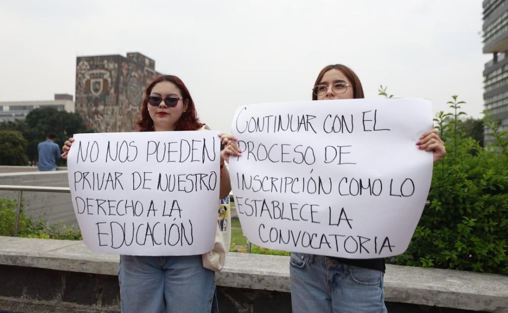 Aspirantes seleccionados de la UNAM protestan en Rectoría y exigen que se respeten los resultados del examen virtual (28/07/2026). Foto: Diego Simón Sánchez / EL UNIVERSAL
