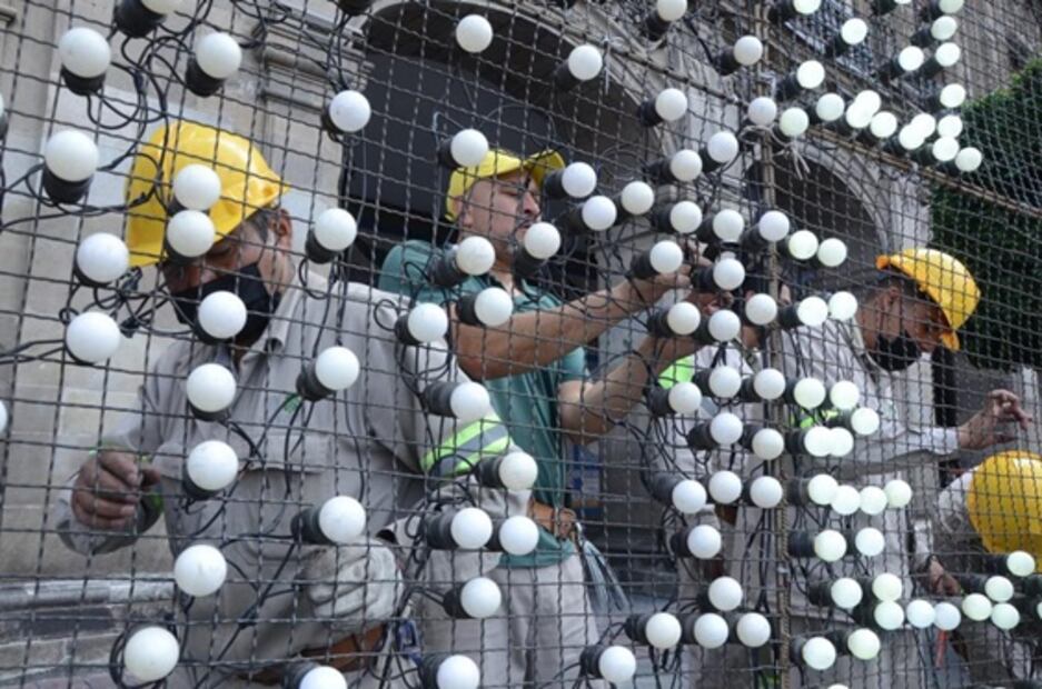 De reúso 90% de la decoración en el Zócalo para fiestas patrias 