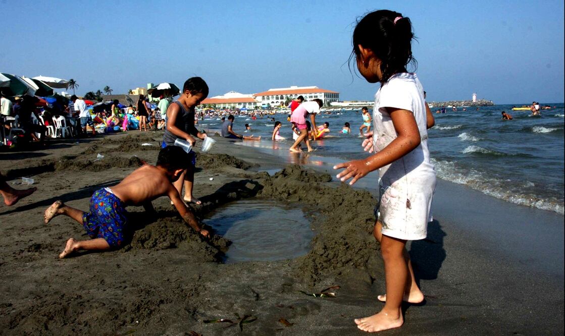 Según la Cofepris hay algunas playas del país que no son aptas para visitar esta temporada