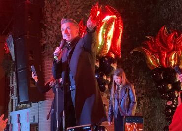 "Presidente, presidente" le gritan a Sergio Mayer en fiesta del Team Infierno