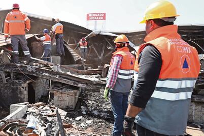 Trazan apoyos a afectados por fuego en mercado