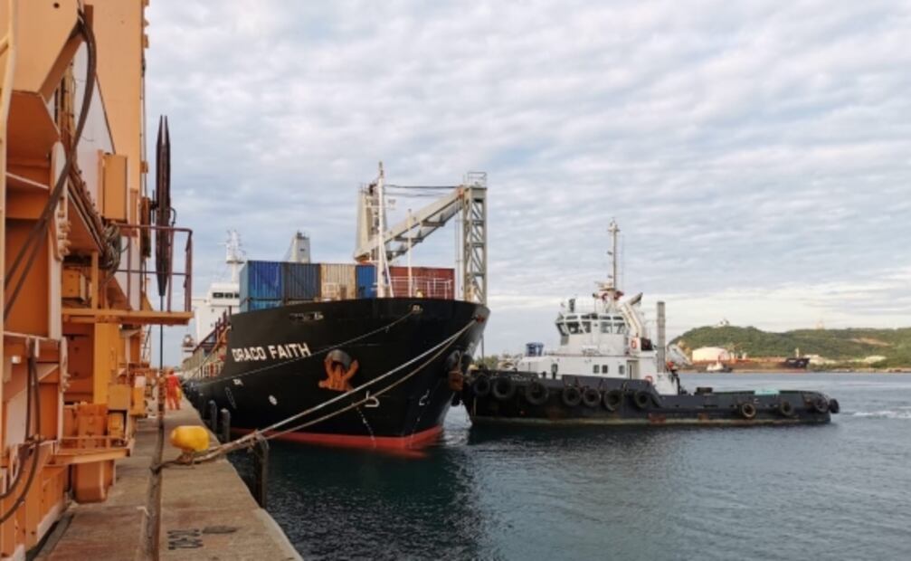 Arriban desde Asia 5 mil toneladas de rieles de acero para obras del Tren Transístmico