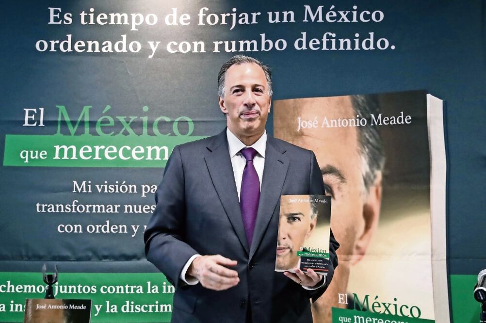  En 230 páginas el candidato presidencial de la coalición Todos por México, José Antonio Meade, detalló su proyecto político por el cual compite (GERMÁN ESPINOSA. EL UNIVERSA)