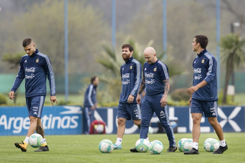 Jorge Sampaoli sabe que ante Uruguay será un duelo a “muerte” (XINHUA)