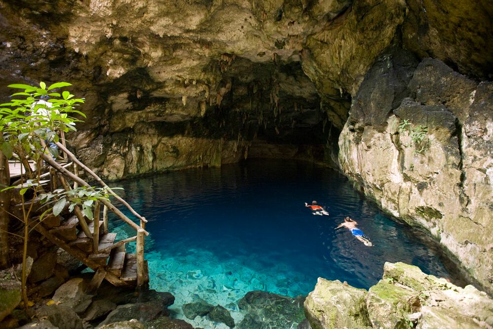 Chelentún es un cenote semicerrado y uno de los más visitados. (Foto: Sefotur Yucatán)