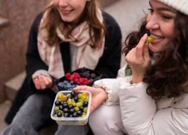 La fruta que rejuvenece tu piel; un aliado perfecto para tus huesos y circulación