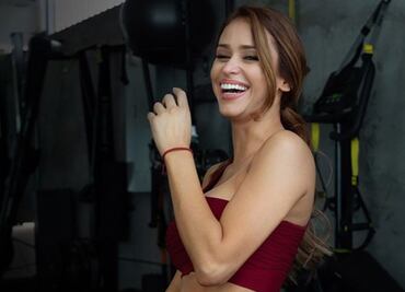 Yanet Garcia muestra orgullosa las estrías en sus glúteos