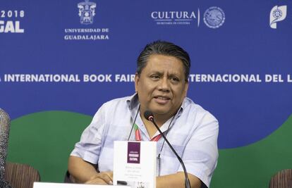 Jesús Alejo Santiago, reconocido por su labor periodístico en la FIL Guadalajara