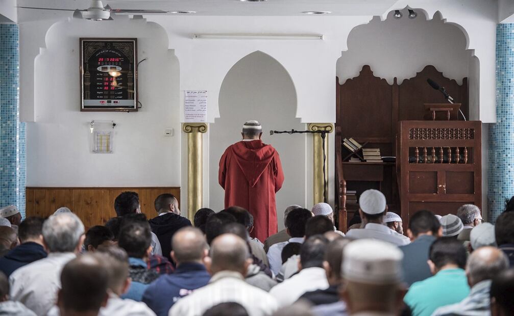 Francia tiene entre cinco y seis millones de musulmanes, practicantes y no practicantes, lo que convierte al islam en la segunda religión más grande del país y a la comunidad musulmana francesa en la más numerosa de Europa. Foto: Archivo - EFE
