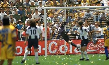 Rayados se burla y recuerda descenso de Tigres; los felinos les responde