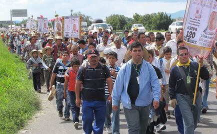Peregrinos de Querétaro caminan por el Edomex hacia La Villa
