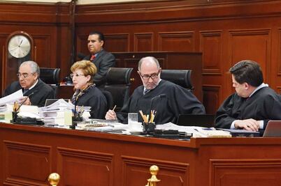 "Es ilegal cancelar beca por trabajar"