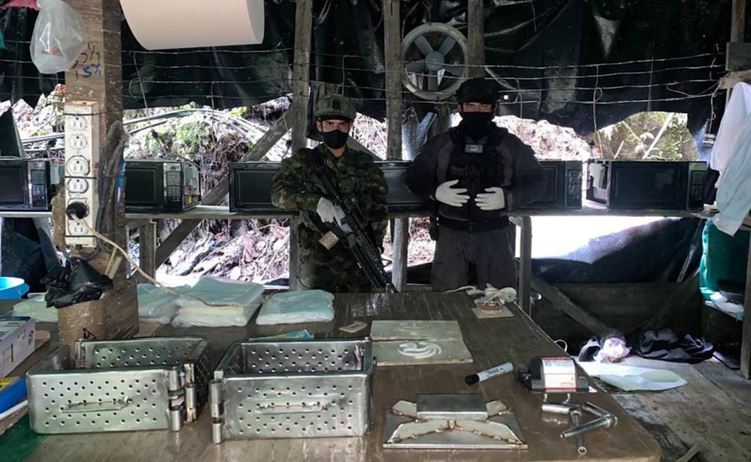 Los laboratorios de cocaína descubiertos por fuerzas militares colombianas en el sur de Colombia dispusieron de distintos equipos de procesamiento en rústicas instalaciones. Foto: Ministerio de Defensa Nacional de Colombia