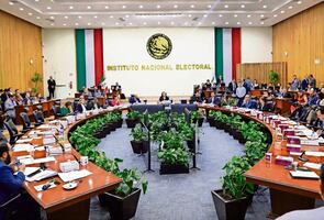Luz verde en el INE a comisión contra narco candidatos