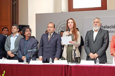 Dimite octavo constituyente; acusa guerra de intereses