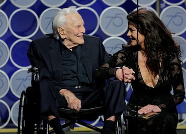 Recuerdan supuesta violación de Kirk Douglas a Natalie Wood