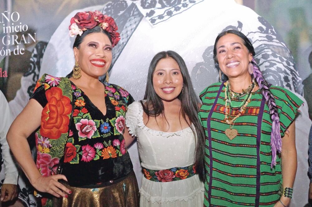 La actriz convivió con las cantantes oaxaqueñas Georgina Meneses y Lila Down s. (EDWIN HERNANDEZ. EL UNIVERSAL)