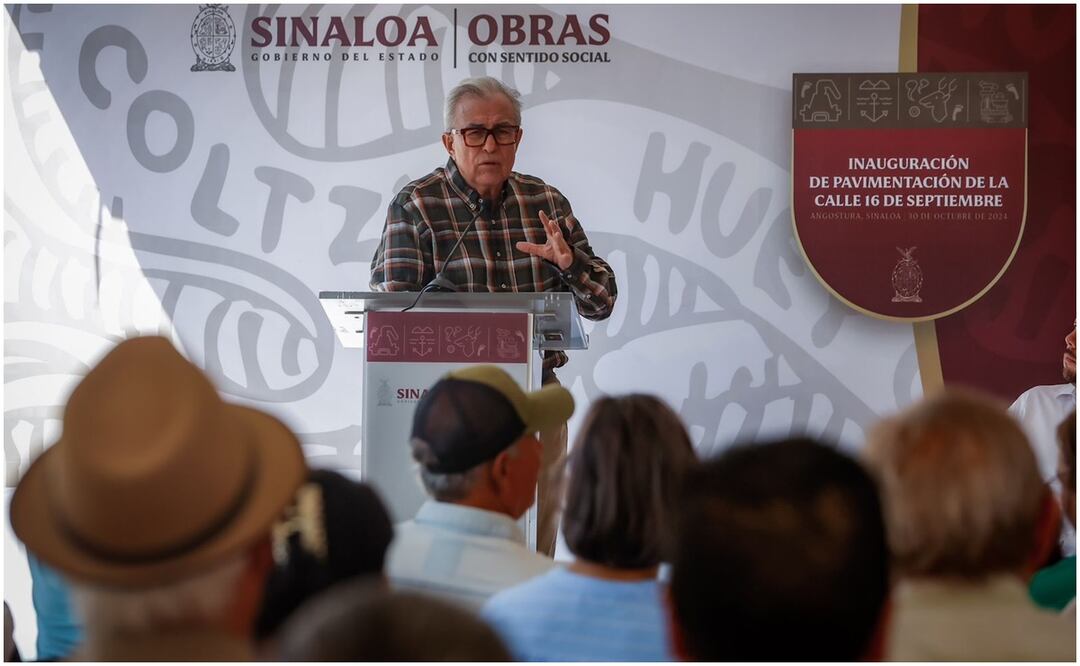 Rubén Rocha durante una gira de trabajo por el municipio de Angostura, Sinaloa (30/10/2024). Foto: Oficial
