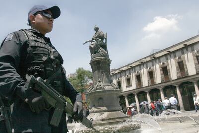 Con 1,400 pesos consiguen cartilla liberada falsa en Santo Domingo