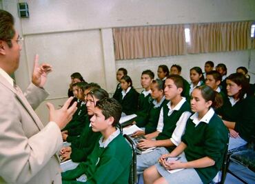 Clara Brugada anuncia que 78 secundarias de CDMX impartirán clases de Náhuatl; buscan reconocer las lenguas indígenas