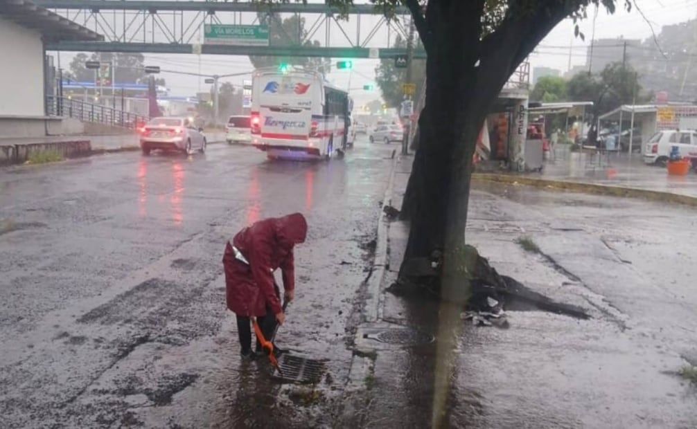 Trabajos de limpieza en calles del Edomex tras fuertes lluvias que dejaron inundaciones y encharcamientos / Foto: Especial