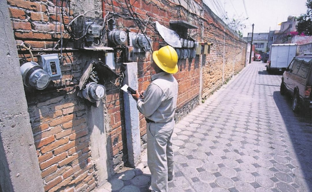  De acuerdo con datos de la CFE, cuatro de los cinco municipios que más adeudan luz se ubican en el Estado de México. Foto: Archivo/ EL UNIVERSAL 