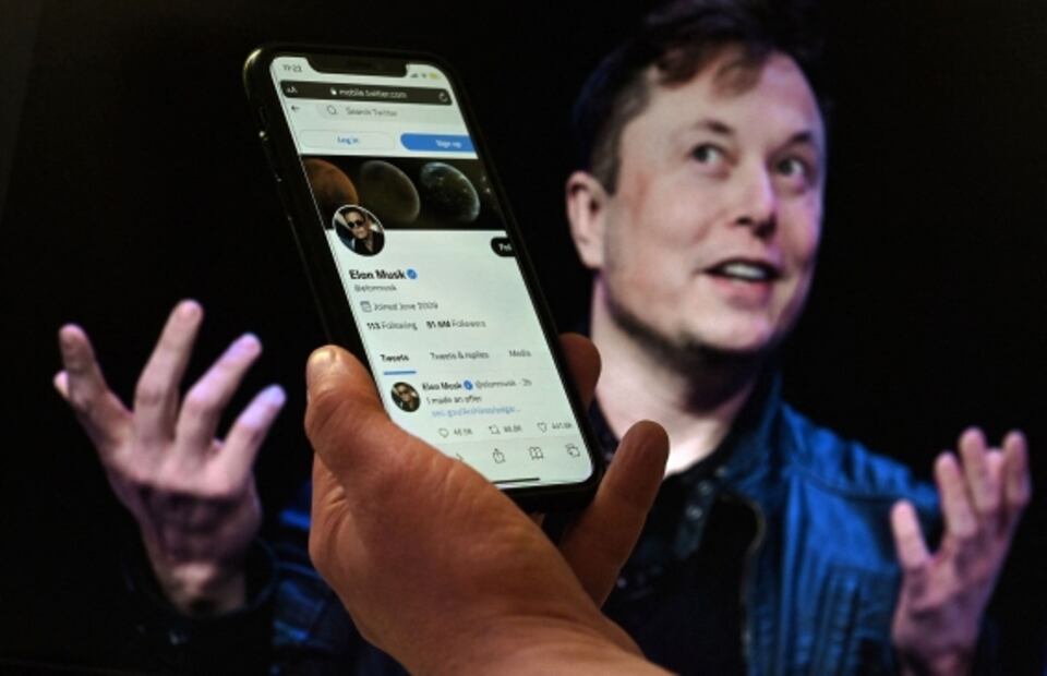 Musk busca suavizar críticas de Twitter con panel moderador de contenidos
