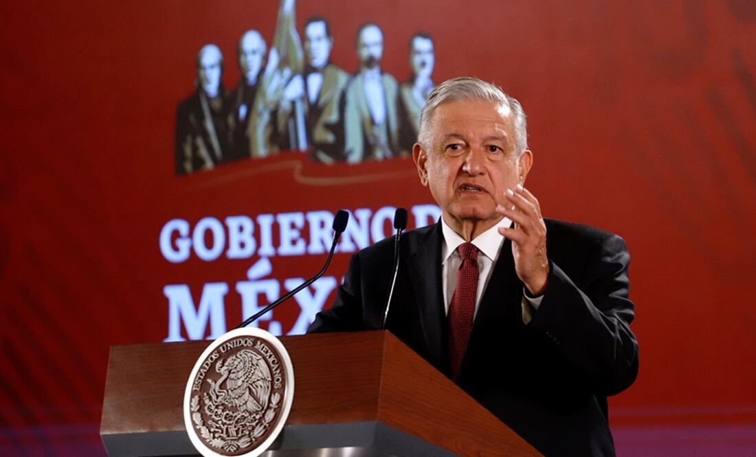 López Obrador aseguró que se revisará la prohibición de que operen taxis de aplicaciones, como Uber y Didi, en el AICM. Foto: archivo/EL UNIVERSAL