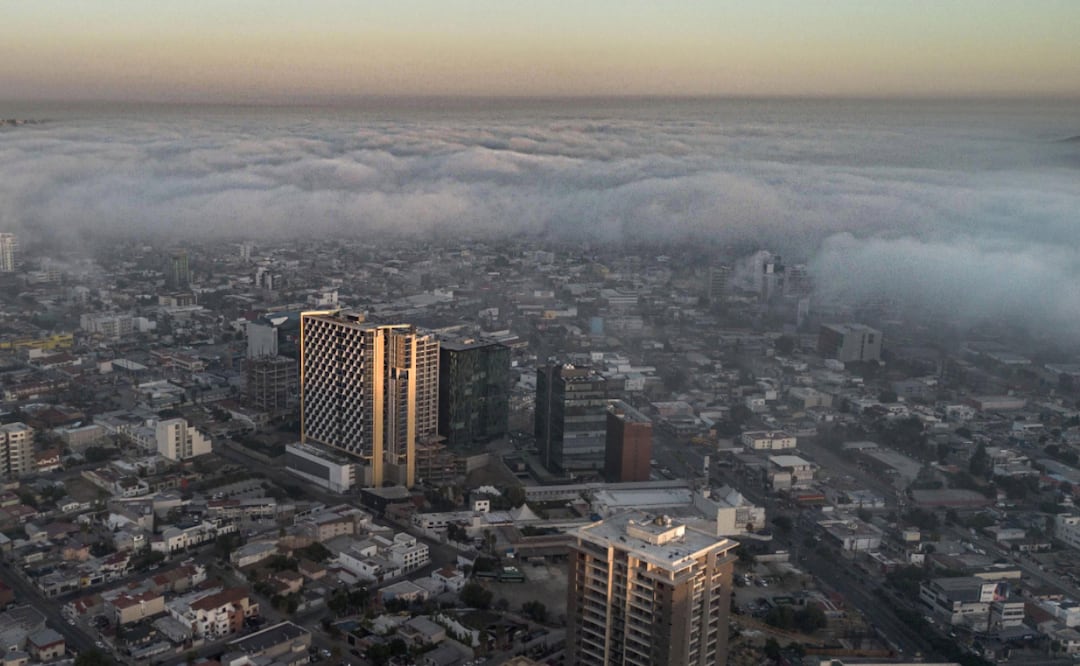 El frente frío número 25 interaccionará con la cuarta tormenta invernal, la corriente en chorro polar y el evento de “Norte”. Niebla invade Baja California. Foto: Cuartoscuro/El Universal