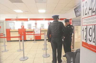 Proponen que empleados de bancos tengan prohibido usar celular