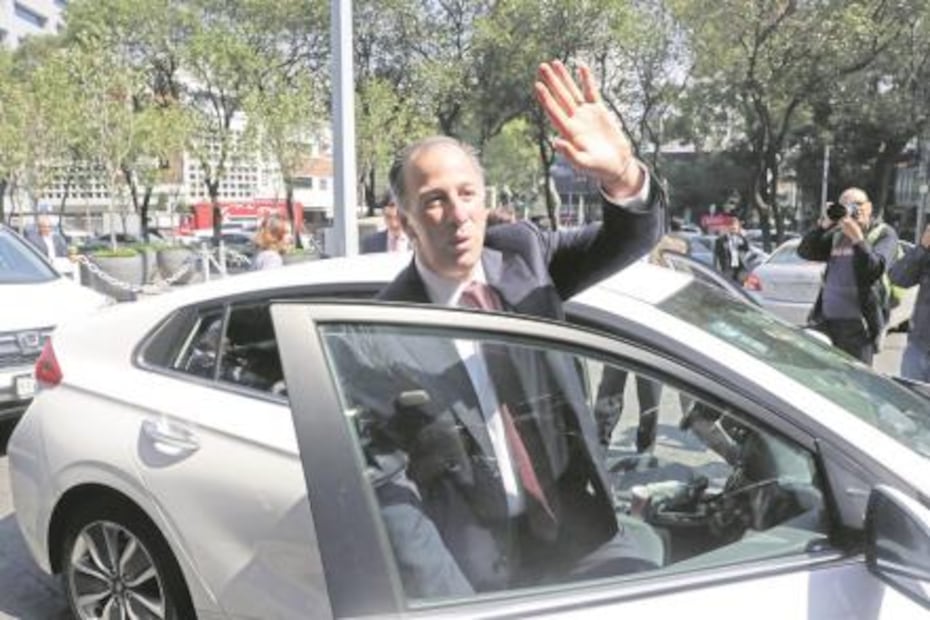 Híbridos, camionetas y un Jetta: así son los autos de los presidenciables