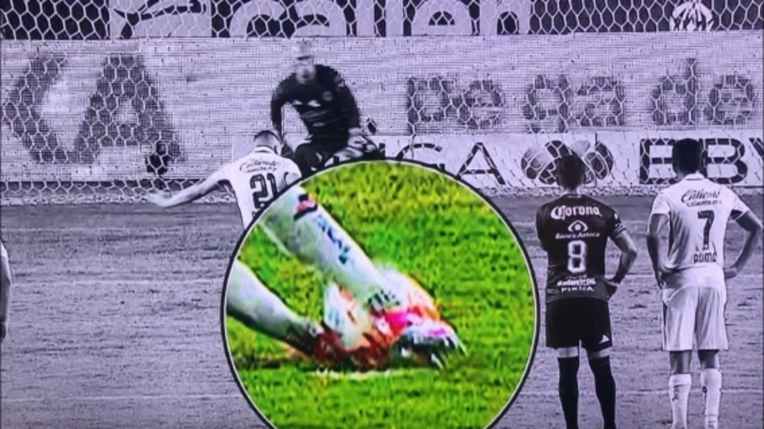 ¿Por qué el gol de penalti de Jonathan Rodríguez no debió contar?