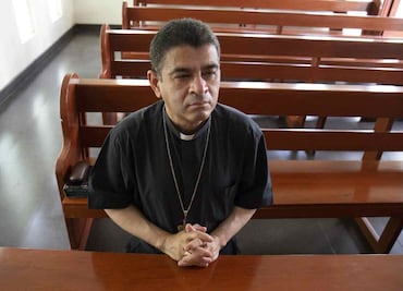 Nicaragua destierra a 18 sacerdotes, incluyendo monseñor Álvarez