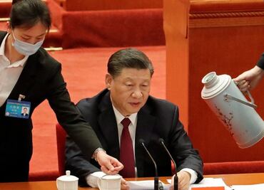 Por qué los estrictos confinamientos antiCovid en China y la guerra de Ucrania suponen un "duro revés" para Xi Jinping