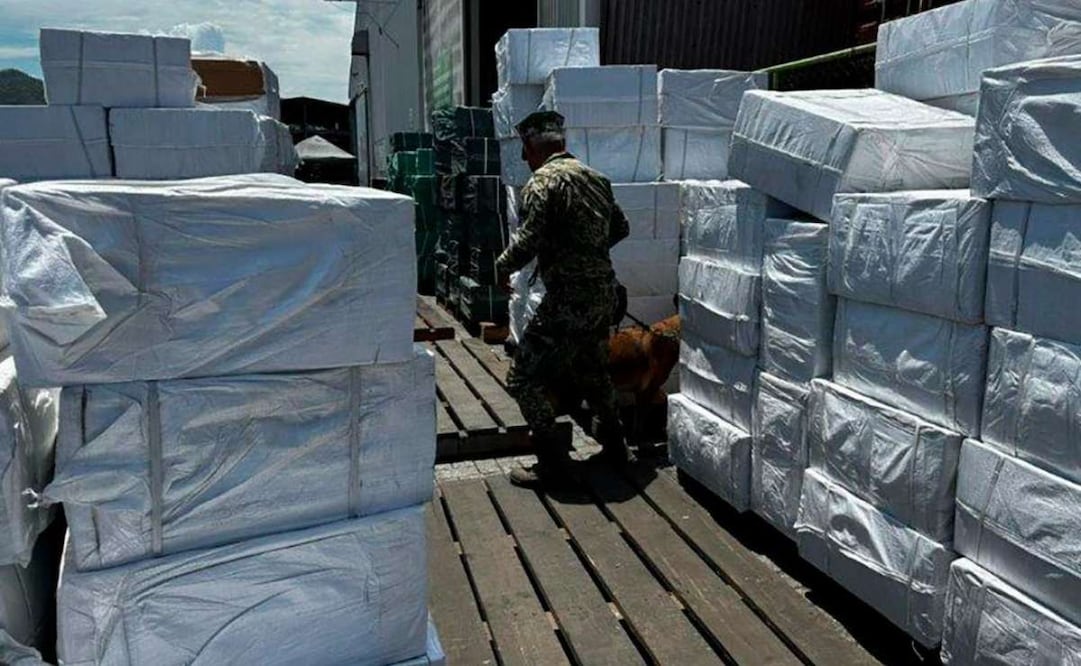 Cigarros decomisados en Manzanillo, Colima por la Agencia Nacional de Aduanas de México (ANAM) y el Gabinete de Seguridad del Gobierno de México. Foto: Especial