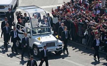 Francis arrives at the Basilica of Guadalupe