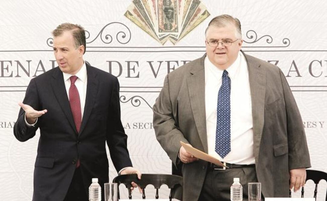 osé Antonio Meade (left) and Agustín Carstens (right) - File photo/EL UNIVERSAL