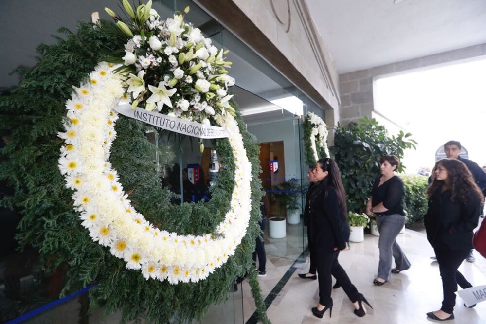 Rafael Tovar y de Teresa, primer secretario de Cultura, falleció esta madrugada a los 62 años. Su funeral se realiza en el Panteón Francés de la Ciudad de México. Foto: Luis Cortés/EL UNIVERSAL