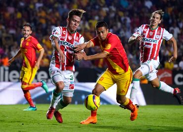Morelia y Necaxa dejan en suspenso su clasificación