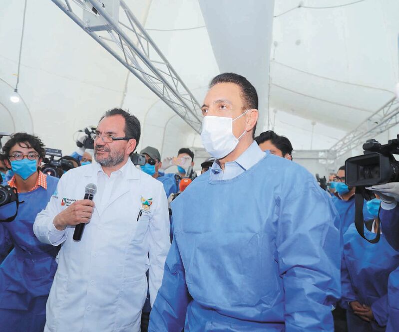 Durante su recorrido por el nuevo hospital, el gobernador Omar Fayad dijo que no se escatimarán recursos para atender la salud de los hidalguenses. 