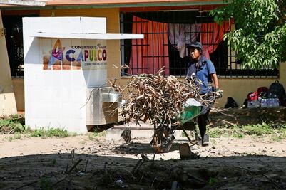 “Vamos avanzando”: AMLO destaca que ayer inició la entrega de apoyos para limpieza en Acapulco tras “Otis”