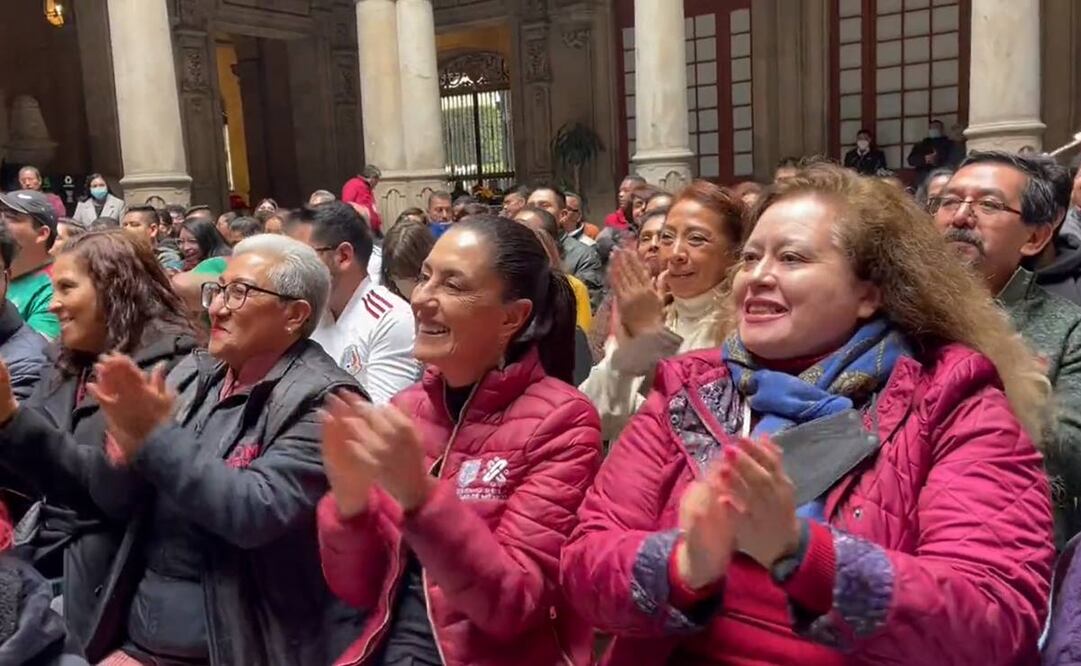 La Jefa de Gobierno, Claudia Sheinbaum y trabajadoras de Palacio Nacional. Foto: Captura de video