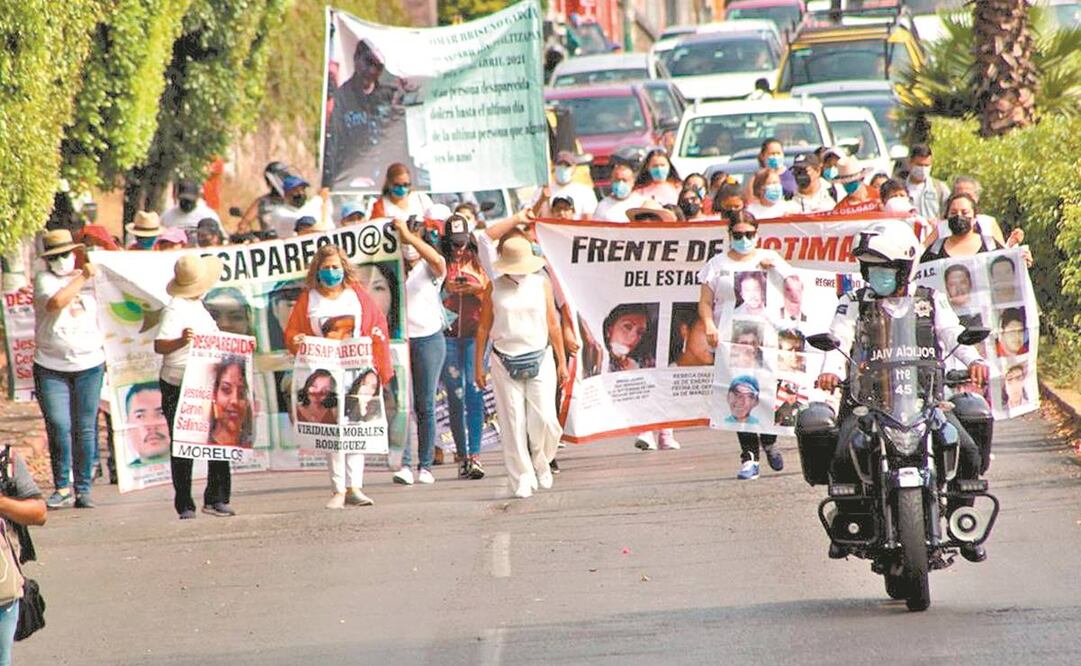 En Puebla, madres de familia recorrieron las principales calles y avenidas para recordar que este 10 de mayo no había razón para festejar, pues sus hijos e hijas continúan sin ser localizados, algunos incluso desde hace años. Foto: ESPECIAL
