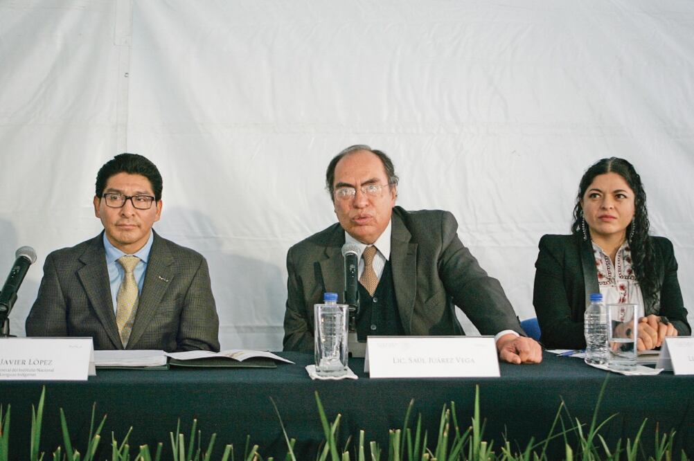 Javier López, director del INALI, Saúl Juárez, titular artístico de la Secretaría de Cultura y Alejandra Frausto, directora de Culturas Populares, anunciaron las actividades (ALEJANDRO ACOSTA. EL UNIVERSAL)