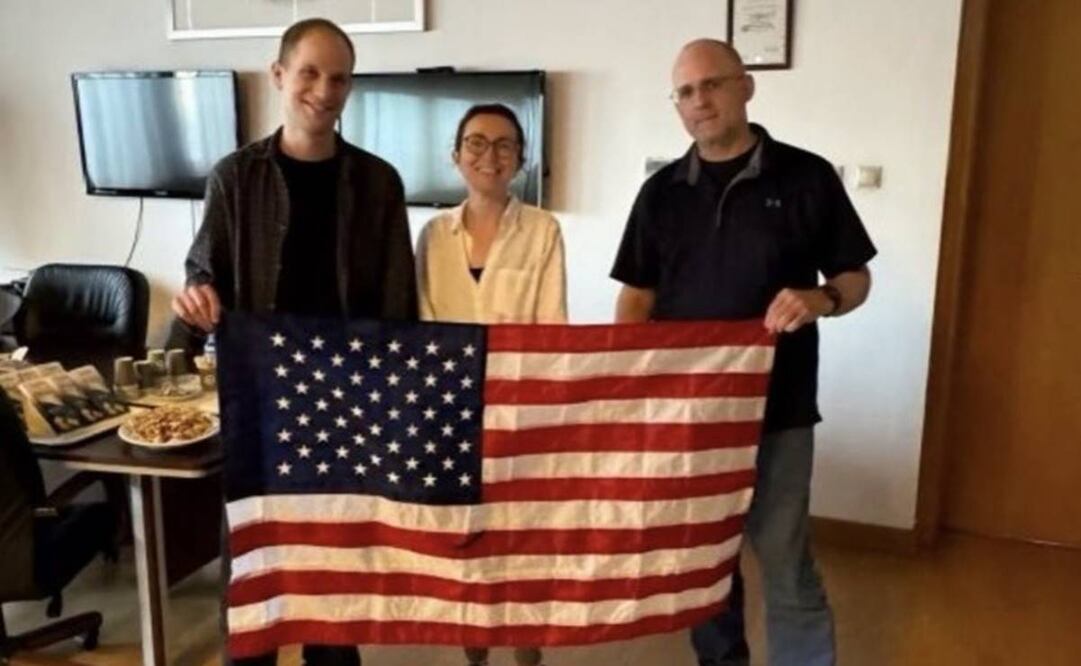 Evan Gershkovich (izquierda), periodista del diario The Wall Street Journal, fue sentenciado a 16 años de prisión por supuesto espionaje. Tanto el diario como el gobierno estadounidense afirman que Evan es inocente. Foto: Especial