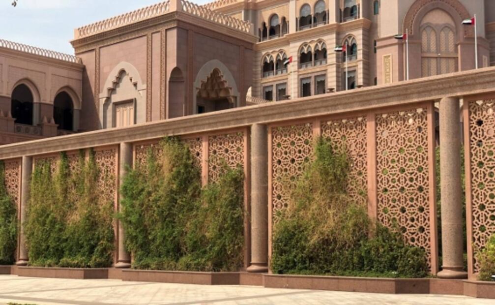 ¿Dónde se aloja el rey Juan Carlos I en Emiratos Árabes Unidos?