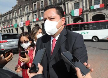 Por falta de pago, sin luz más de 300 escuelas en el Estado de México